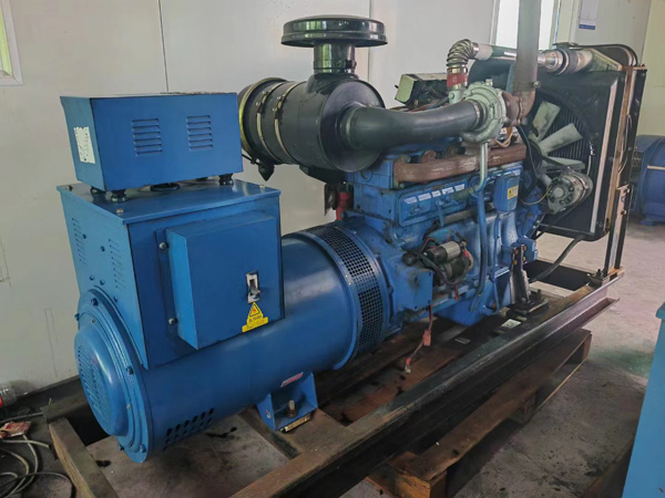黟县100kW柴油发电机组使用多级机油有哪些优缺点？